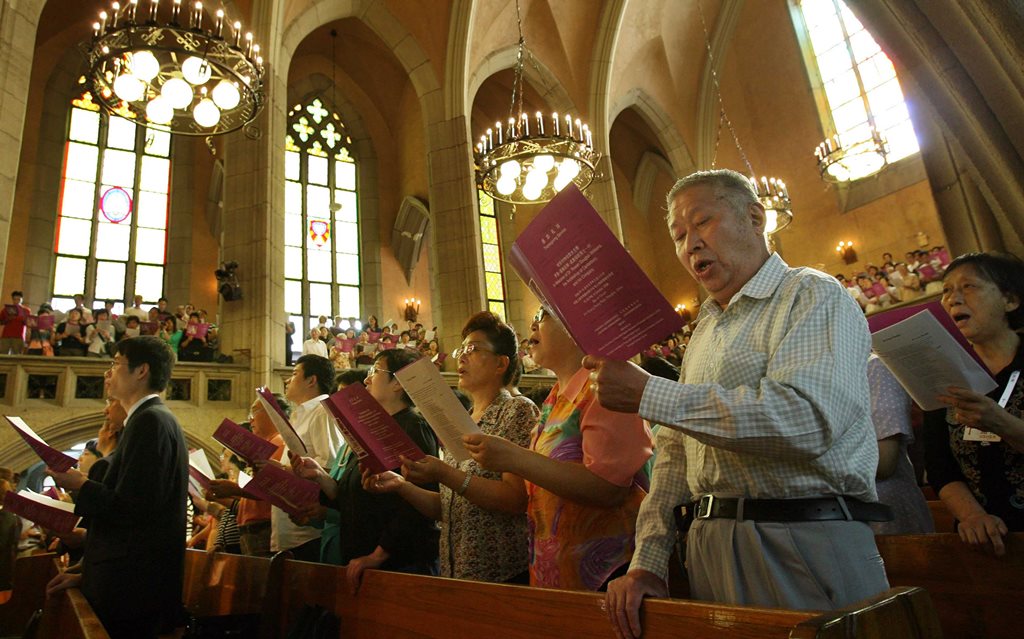 Protestant chinois durant le service de Thanksgiving à l’Eglise Pu-EN de Shanghai, le 8 octobre 2006.