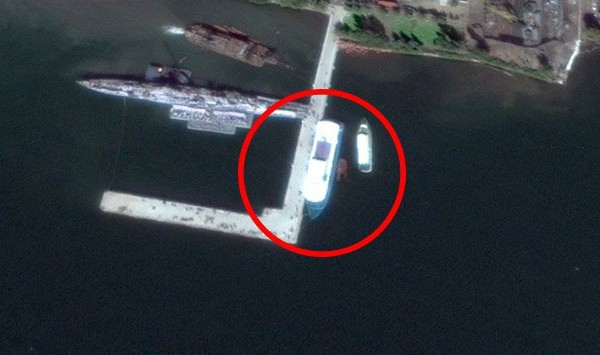 Un nouveau bateau de loisir de 50 m photographié par satellite pour la premiere fois au port de Nampo en Corée du Nord.