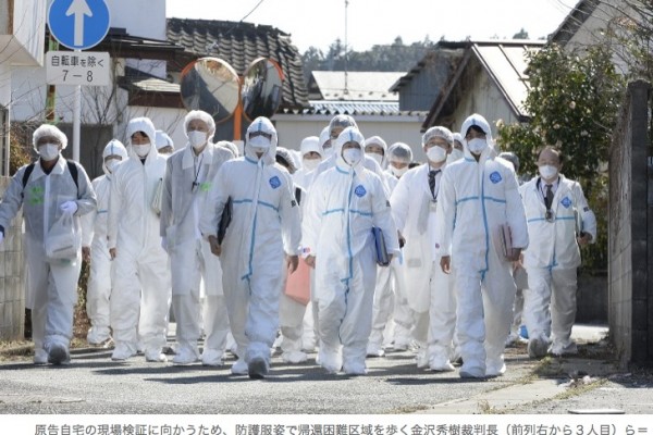 Le juge Hideki Kanazawa arpente les rues de la ville fantôme de Futaba, près de Fukushima