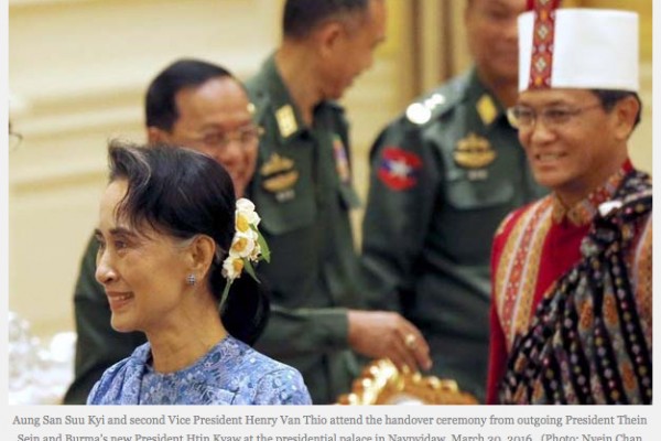 Aung San Suu Kyi a insisté sur la nécéssité d'amender la Constitution dans son discours télévisé pour le nouvel an bouddhiste. L'amendement du texte reste néanmoins difficile sans l'appui des militaires. Copie d'écran de “The Irrawady avec AP”, le 19 avril 2016.
