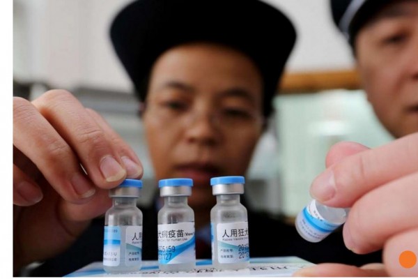 Suite au scandale des "faux vaccins", le gouvernement central chinois procède à de très nombreuses arrestations. Copie d'écran du "South China Morning Post", le 14 avril 2016.