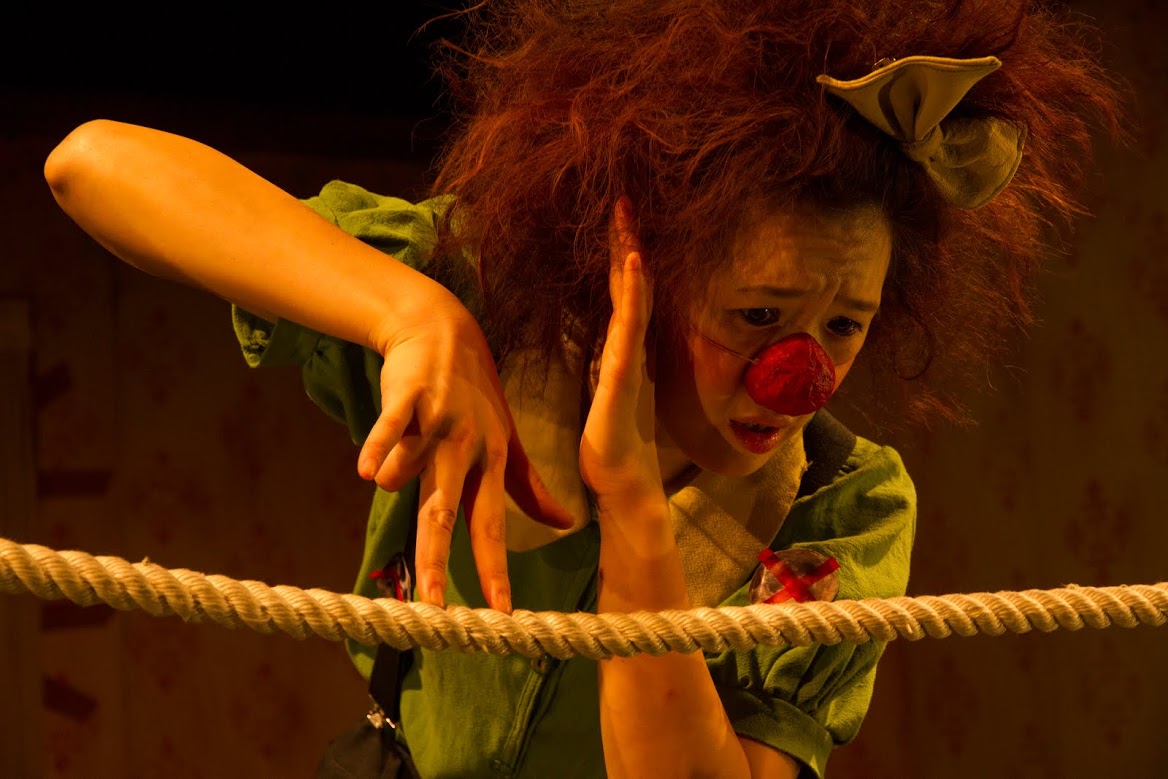 La comédienne taïwanaise Huang Kai-lin, clown triste dans sa pièce "Mamma Luna".