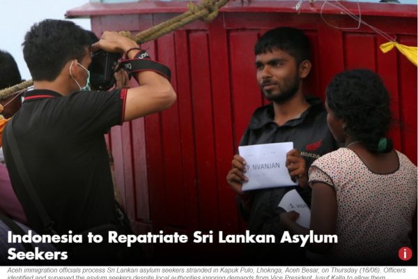44 demandeurs d'asile sri-lankais issus de la minorité tamoule ont été accueillis en Indonésie. Ayant pour objectif l'Australie, leur embarcation et les mauvaises conditions météorologiques ne leur permettent pas de mener leur voyage jusqu'au bout. Copie d'écran du Jakarta Globe, le 22 juin 2016.