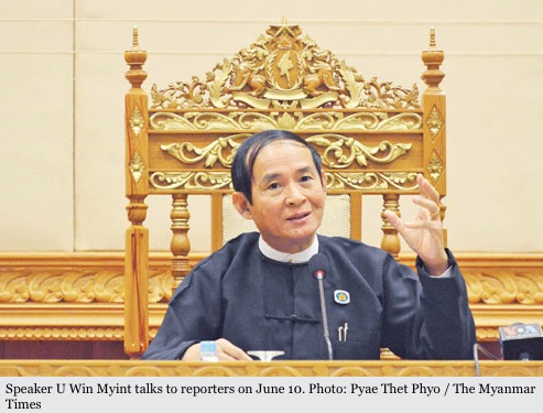 Le gouvernement a décidé de repousser la révision de la constitution, héritée de la junte militaire. Ce qui inquiète les observateurs. Copie d'écran du Myanmar Times, le 13 juin 2016.