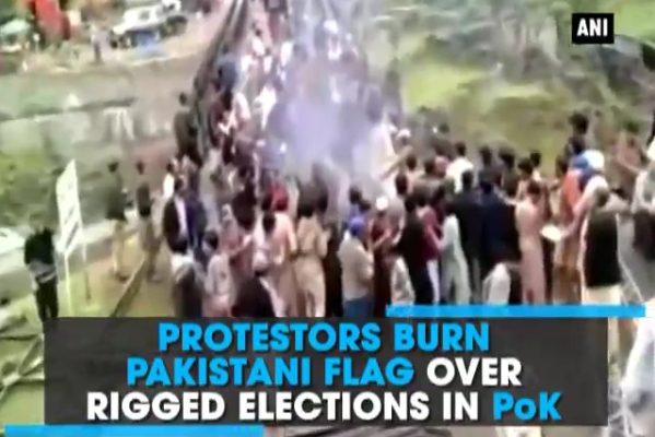 Le Cachemire pakistanais est secoué par des manifestations à la suite des résultats contestés des élections locales. Copie d'écran du Times of India, le 29 juillet 2016.