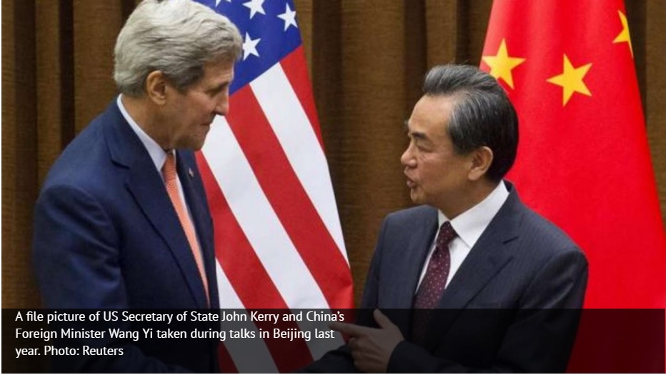 Le ministre chinois des Affaires étrangères Wang Yi a averti le secrétaire d'État américain John Kerry que la Chine ne reconnaîtrait pas l'arbitrage de la cour internationale de La Haye prévu le 12 juillet. Copie d'écran du South China Morning Post, le 7 juillet 2016.