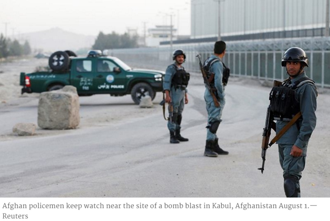Cette nuit, une attaque terroriste contre un hôtel pour étrangers de Kaboul a fait un mort et trois blessés parmi les policiers. Aucune victime n'est à déplorer parmi les clients de l'hôtel. Cette attaque intervient moins de dix jours après l'attentat le plus meurtrier qu'a connu l'Afghanistan depuis quinze ans. Copie d'écran de Dawn, le 1er août 2016.