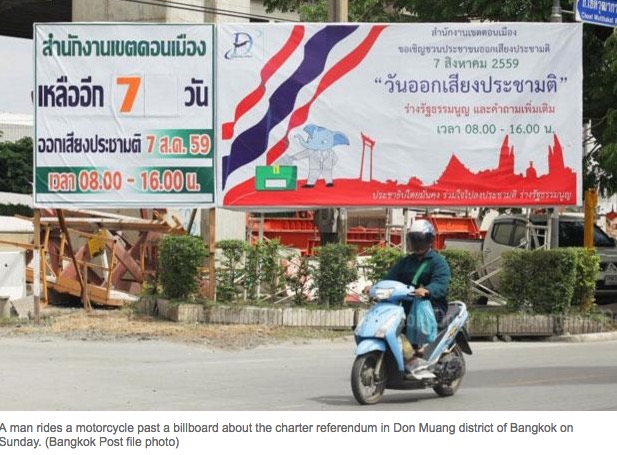 200 000 policiers seront déployés à travers la Thaïlande pour le référendum constitutionnel du 7 août. Copie d'écran du Bangkok Post, le 3 août 2016.
