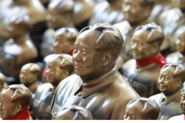 A Shaoshan, ville natale de Mao, les effigies du dirigeant chinois sont omniprésentes. Un commerce longtemps florissant qui commence à décliner. Copie d'écran du South China Morning Post le 9 septembre 2016.