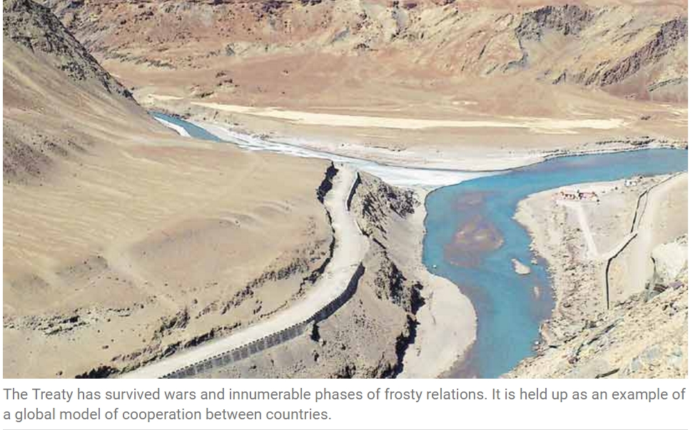 La gestion de l'eau de l'Indus qui traverse les deux pays est soumise au traité de l'Indus, modèle de coopération transfrontalière, depuis 1960. Copie d'écran de The Indian Express, le 23 septembre 2016.