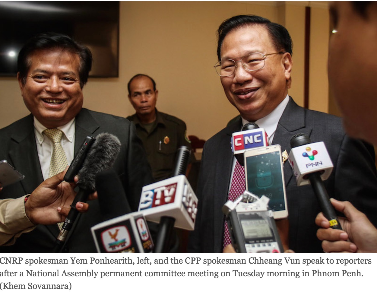 Les députés de l'opposition étaient absents des sessions parlementaires depui mai dernier pour lutter contre la procédure judiciaire à l'encontre de Kem Sokha, figure phare de l'opposition au gouvernement. Copie d'écran du Cambodia Daily, le 5 octobre 2016.