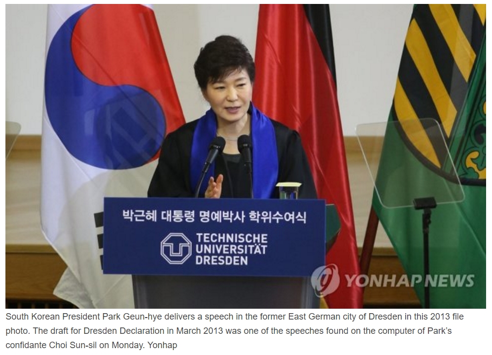 Le rôle politique du confident de la présidente Park fait peser des soupçons de manipulation. Copie d'écran du Korea Herald, le 25 octobre 2016.