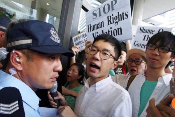 La détention de Joshua Wong en Thaïlande rappelle la disparition du libraire hongkongais Gui Minhai dans le même pays l'année dernière. Copie d'écran du South China Morning Post, le 5 octobre 2016.
