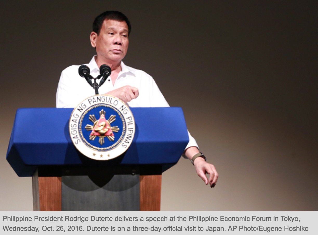 Rodrigo Duterte a finalement accepté de reconnaître l'intérêt d'un accord militaire avec les Etats-Unis, reculant encore après sa déclaration où il affirmait se "séparer" de Washington. Copie d'écran du Philippine Star, le 27 octobre 2016.