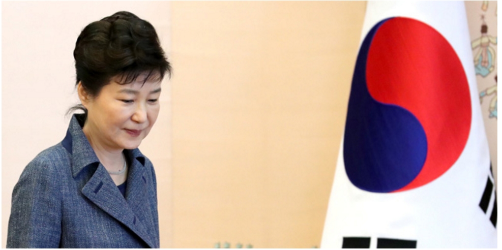 L'étau se resserre autour de Choi Soon-sil tandis que Park Geun-hye s'accroche au pouvoir. Copie d'écran du Korea Times, le 2 novembre 2016.