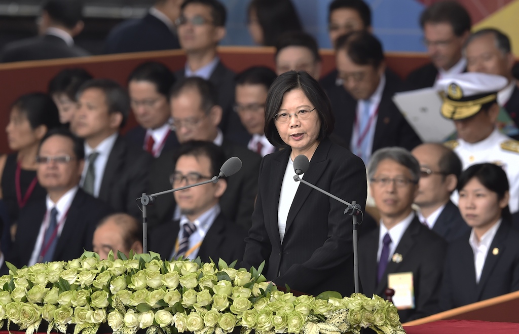 La présidente taïwanaise Tsai Ing-wen lors de son discours à l'occasion de la fête nationale, devant le palais présidentiel à Taipei, le 10 octobre 2016.