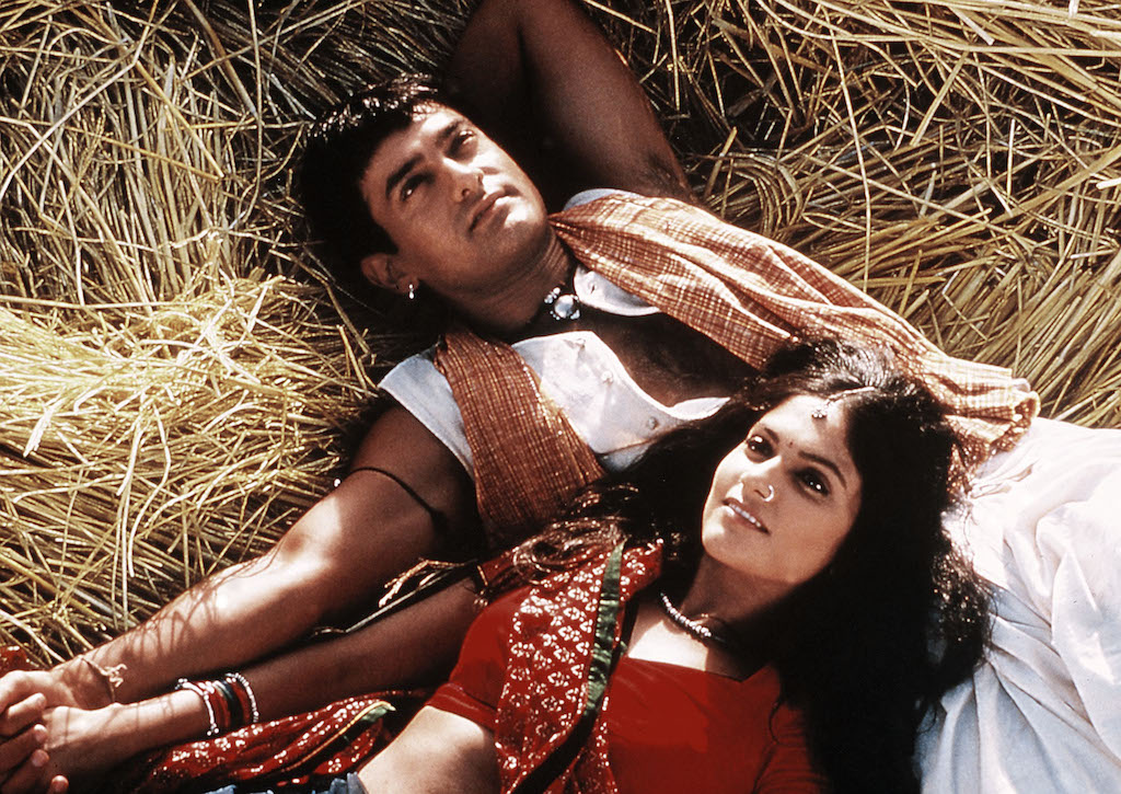 Extrait du film indien "Lagaan" (2001) réalisé par Ashutosh Gowariker, avec Aamir Khan et Gracy Singh. (Credits : Aamir Khan Productions / The Kobal Collection / Singh Sachdev, Hardeep / via AFP)