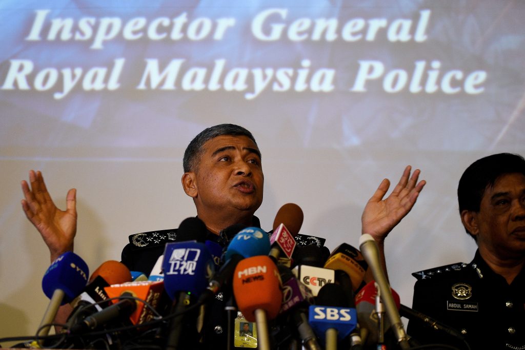 Le chef de la police royale malaisienne Khalid Abu Bakar lors d'une conférence de presse sur l'assassinat de Kim Jong-nam, demi-frère de Kim Jong-un, à Kuala Lumpur le 22 février 201. (Crédits : AFP PHOTO / Manan VATSYAYANA)