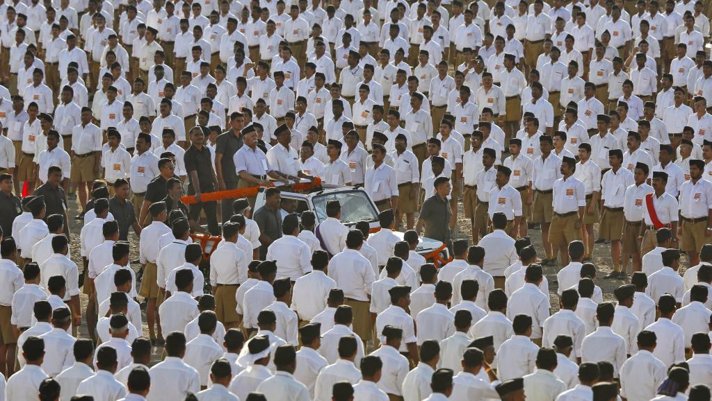 Ce programme est porté par l'organisation nationaliste hindoue RSS. Ici, des milliers de fidèles à Pune, Inde, le 3 janvier 2016. (Copie d'écran de rfi.fr ; Crédits : REUTERS/Danish Siddiqui)