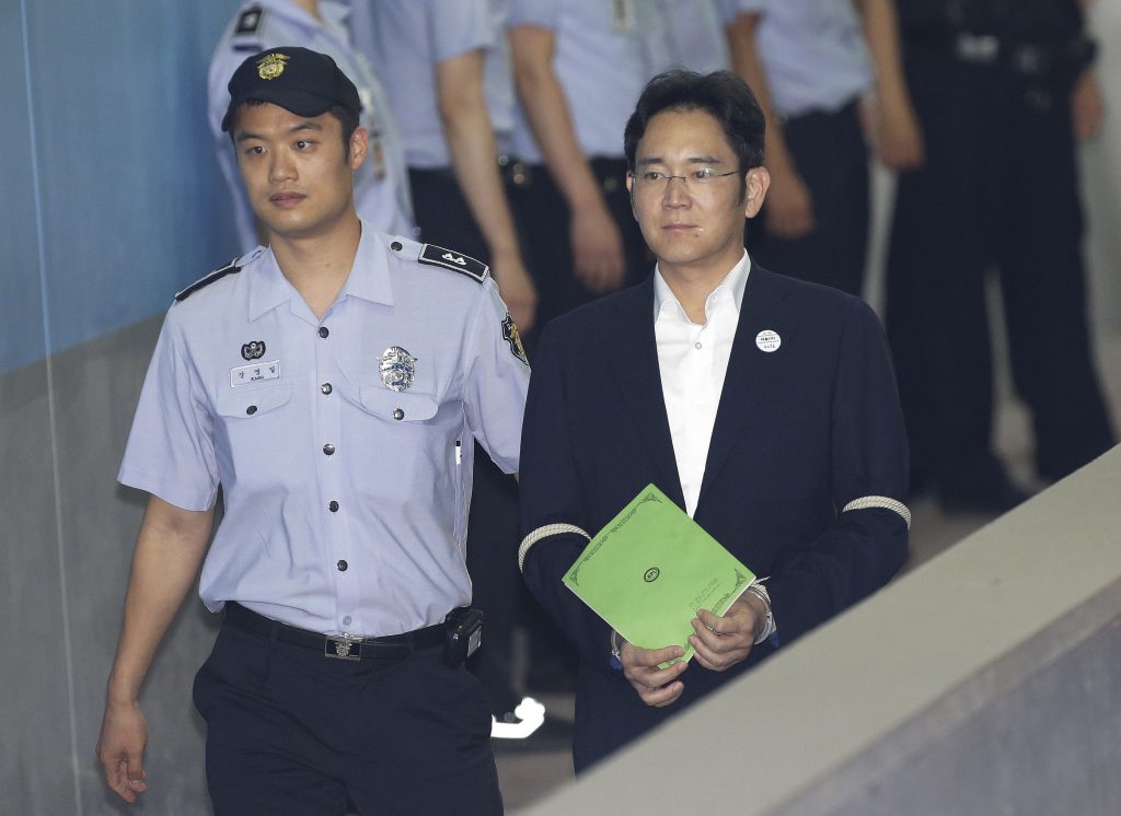 Lee Jae-yong, le vice-président de Samsung Electronics arrive à son procès au Tribunal du District Central de Séoul le 7 août 2017. (Crédits : AFP PHOTO / POOL / Ahn Young-joon)