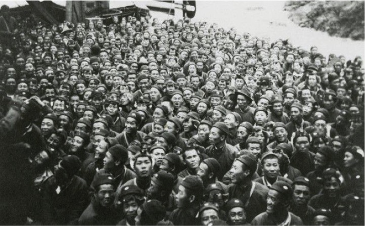 Photo des travailleurs chinois en chemin vers la France. (Source : Kautz Family YMCA Archives, University of Minnesota)