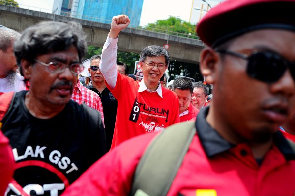 Tian Chua, vice-président du People's Justice Party (PKR) manifeste durant la fête du travail à Kuala Lumpur,le 1er mai 2014. (Credit : Joshua Paul/NurPhoto/via AFP)