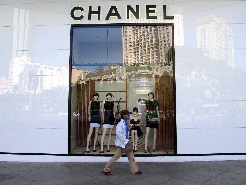 Devanture d’une boutique Chanel à Hô-Chi-Minh-Ville : plus de 1 600 entreprises françaises sont déjà implantées dans les pays de l'ASEAN. (Copyright : Tom Eisenchteter).