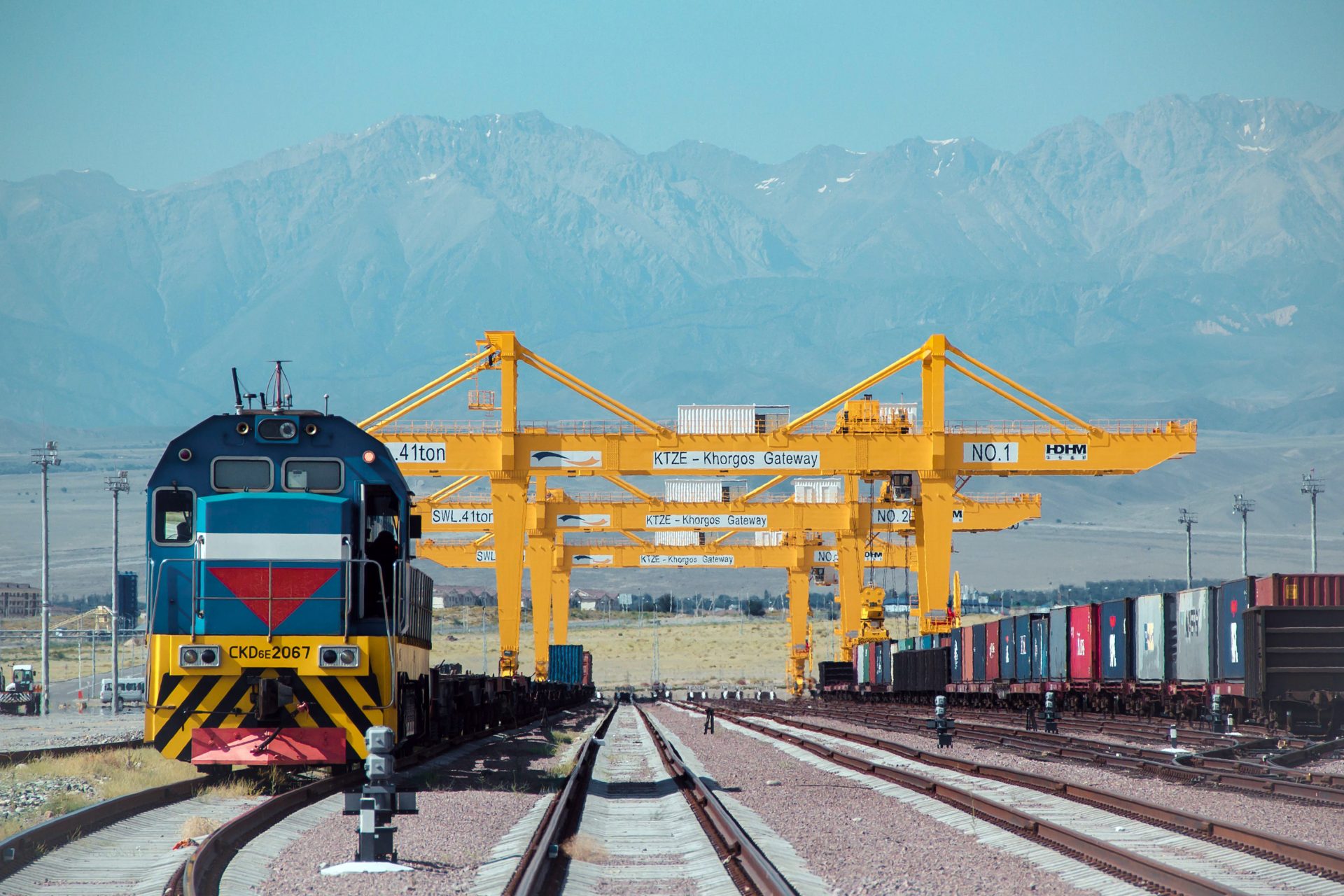 A la Porte Orientale de Khorgos au Kazakhstan, sur la "Nouvelle Route de la Soie", un port sec de conteneurs a vu le jour tout près de la frontière chinoise. (Source : Canadian Shipper)