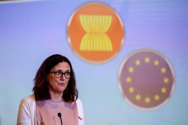 Cecilia Malmström, commissaire européenne chargée du commerce, lors de son discours au Sommet ASEAN-UE à Singapour, le 2 mars 2018. (Source : News4europe)