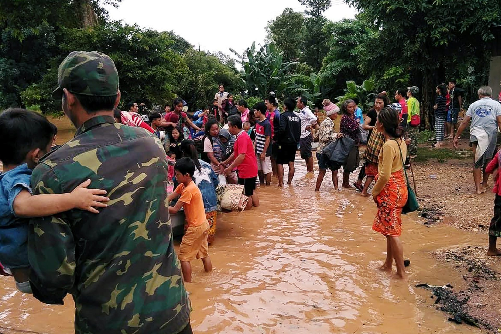 Le 23 juillet 2018, l'effondrement du barrage de Xe Pian-Xe Nam Noy dans le sud du Laos, a englouti sept villages. (Source : The Independent)