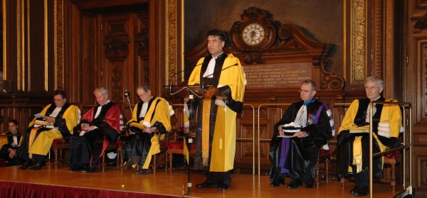 Tashpolat Tiyip à Paris, durant la cérémonie de remise de son titre de docteur honoris causa à la Sorbonne en novembre 2008. (Crédit : DR)