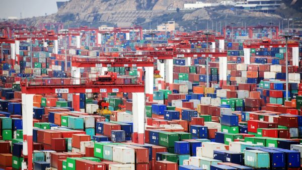 Le port à conteneurs de Shanghai. (Source : FT)