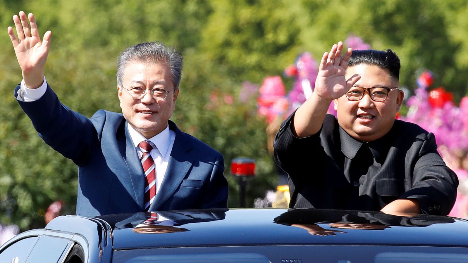 Le président sud-coréen Moon Jae-in et le dirigeant nord-coréen Kim Jong-un lors du sommet intercoréen de Pyongyang le 18 septembre 2018. (Source : Sky news)