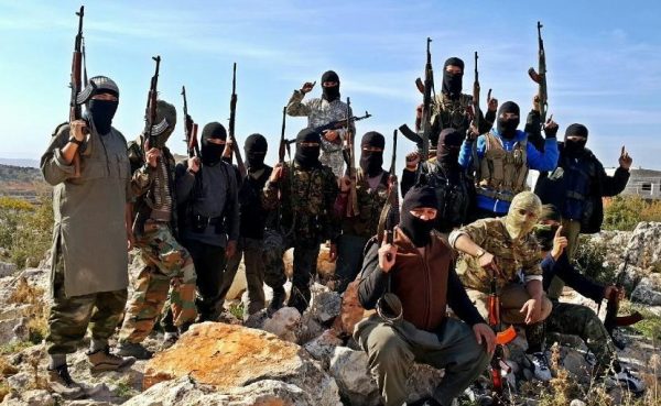 Des combattants ouïghours du Parti islamique du Turkestan (PIT) en Syrie. (Source : Eurasianews)