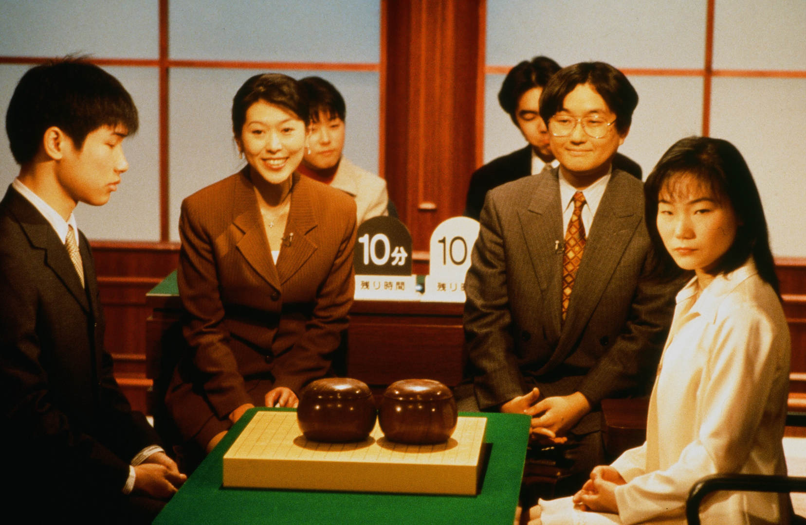 Émission de go sur la chaîne de télévision NHK au Japon - avril 2000. (Copyright : Bruno Birolli)