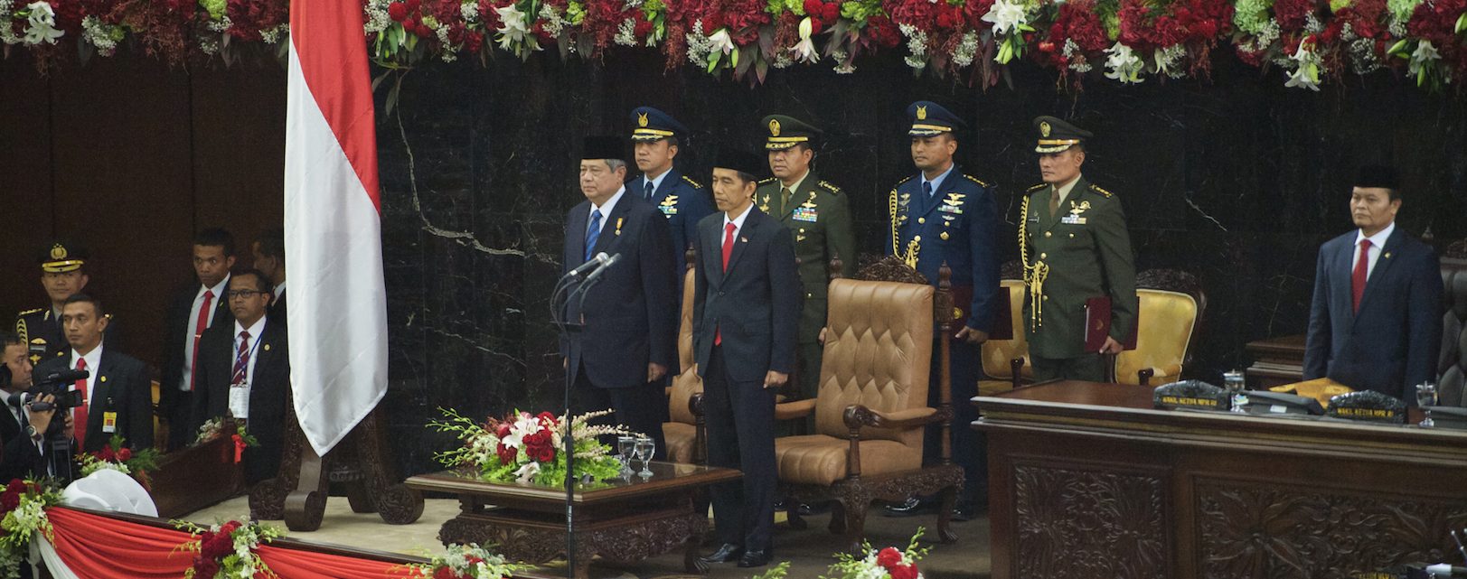 Le président indonésien Joko "Jokowi" Widodo" le jour de sa première investiture, aux côtés de son prédécesseur Susilo Bambang Yudhoyono, le 20 octobre 2014 à Jakarta. (Source : Wikimedia Commons)