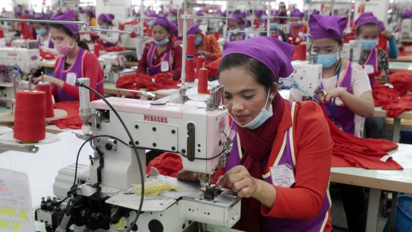 L'économie cambodgienne est tirée par l'exportation de vêtements. (Source : Asia Nikkei)