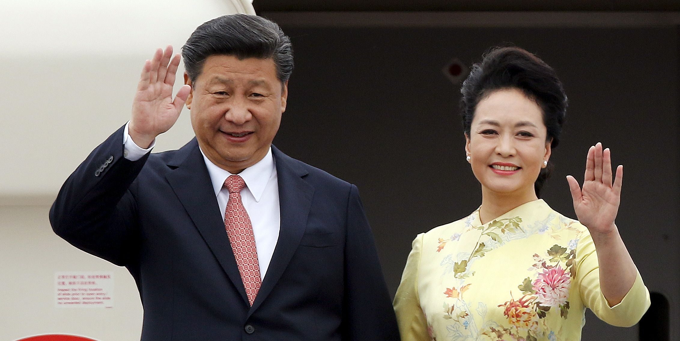 Le président chinois Xi Jinping et son épouse Peng Liyuan. Source : Newsweek)