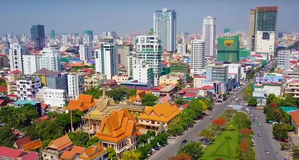 Vue aérienne de Phnom Penh le 30 décembre 2019. (Source : Wikimedia Commons)