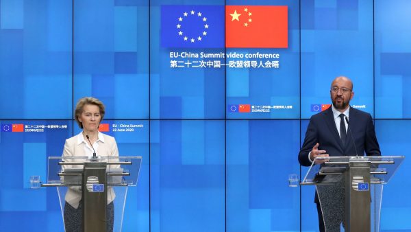 La présidente de la Commission européenne Ursula Von der Leyen et le président du Conseil européen Charles Michel après le sommet Chine-UE en visioconférence avec le président chinois Xi Jinping et son Premier ministre Li Keqiang, le 22 juin 2020. (Source : CGTN)