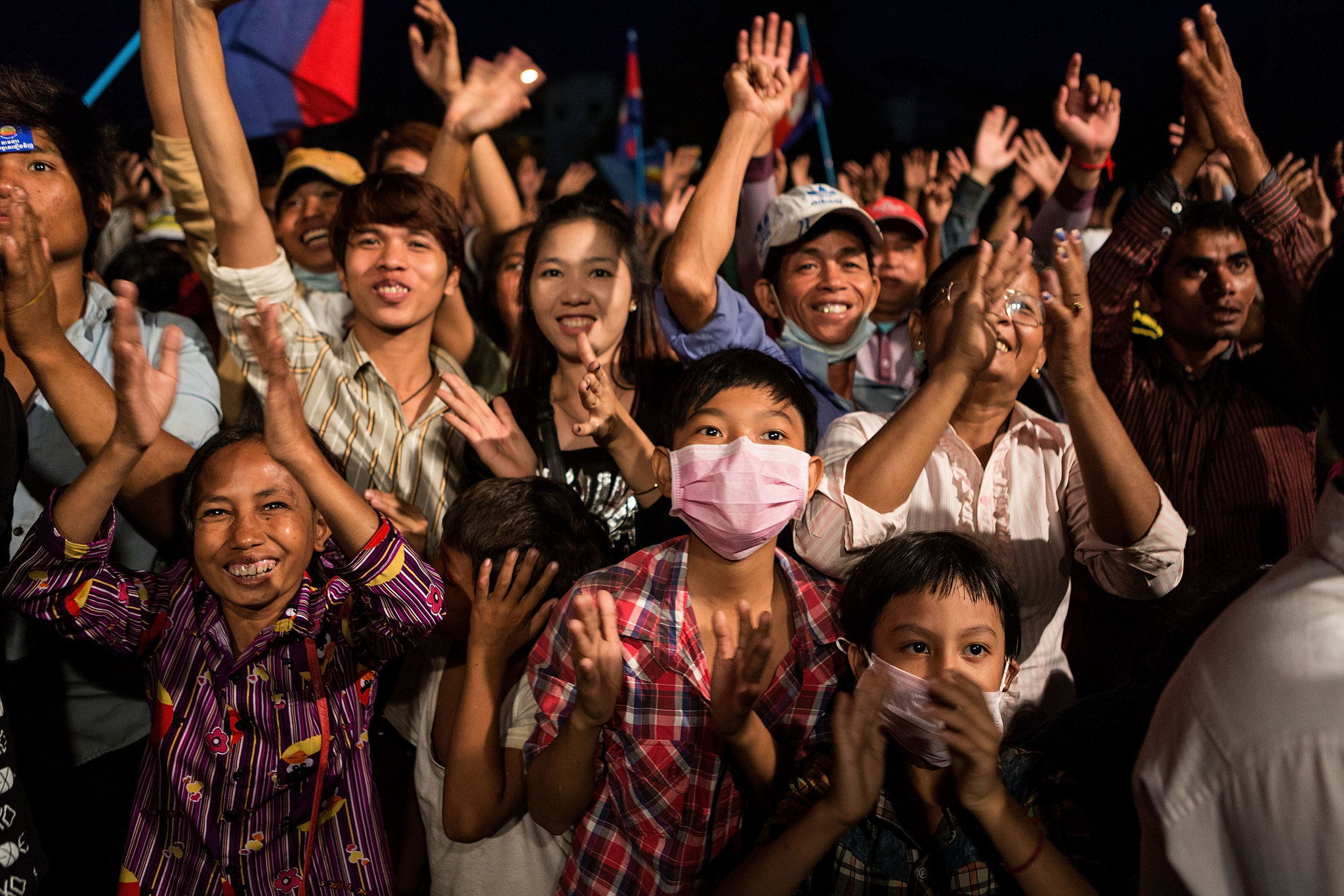 Éléonore Sok-Halkovich : "Je ne connais pas de jeunes Cambodgiens qui rêvent de faire la révolution. Mais j'en connais qui sont en colère et rêvent d'une évolution de la société, des mœurs, de la politique." (Source : NYT)