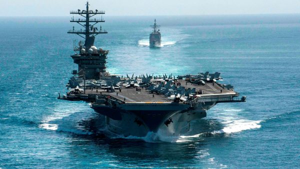 Le porte-avions américain USS Nimitz a participé à un rare exercice conjoint avec le porte-avions USS Roosevelt en mer de Chine du Sud, le 9 février 2021. (Source : FT)