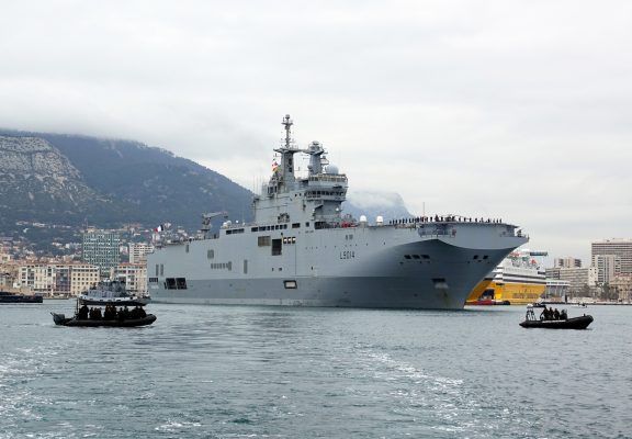 Le porte-hélicoptères amphibie Tonnerre est parti de Toulon pour une mission en mer de Chine du Sud, le 18 février 2021. (Source : Mer et Marine)