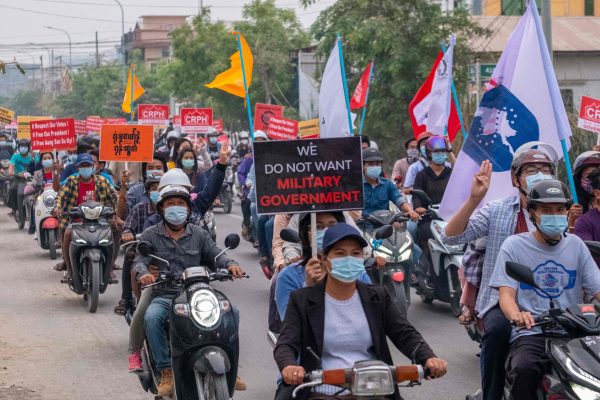 Manifestation contre le coup d'État des militaires birmans, à Mandalay le 4 avril 2021. (Source : Daily Sabah)