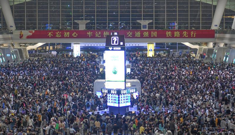 La gare de Hangzhou, au sud de Shanghai, le 30 avril 2021. (Source : World Journal)
