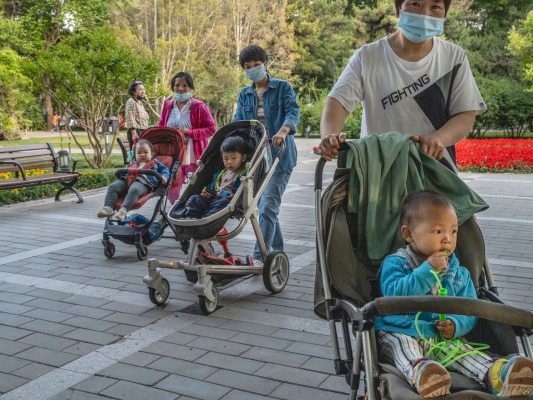 Le bureau politique du Parti communiste chinois a autorisé les familles à avoir trois enfants, le 31 mai 2021. (Source : WSJ)