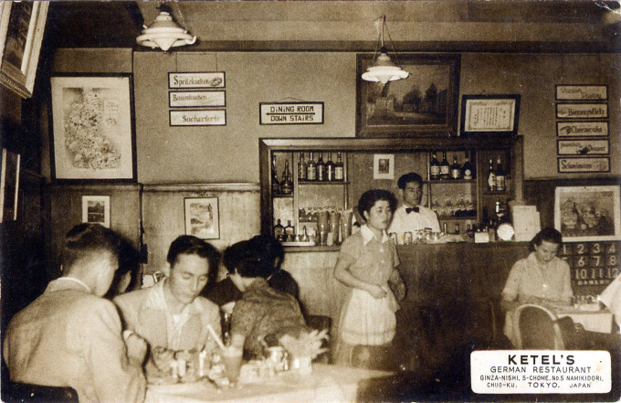 Restaurant allemand à Tokyo vers 1935. (Source : Min News)