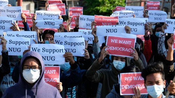 Manifestations de soutien au Gouvernement d'unité nationale (National Unity Governement, NUG) contre le putsch du 1er février en Birmanie, à Tanuggi, dans le État Shan, le 2 mai 2021. (Source : CNN)