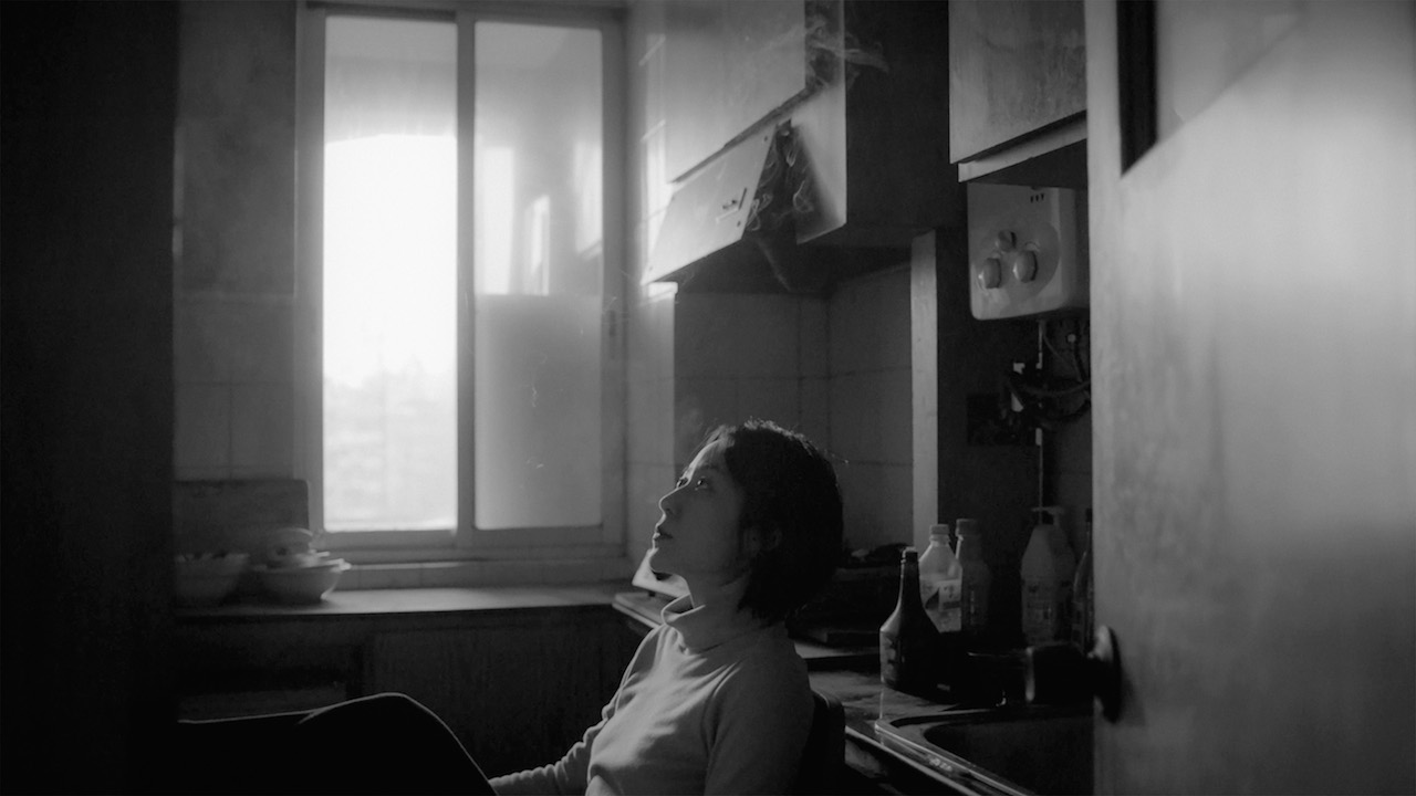 Extrait de "The cloud in her room" de Zheng Lu Xinyuan : l’actrice Jin Jing a une présence hypnotique. (Crédit : Norte Distribution)