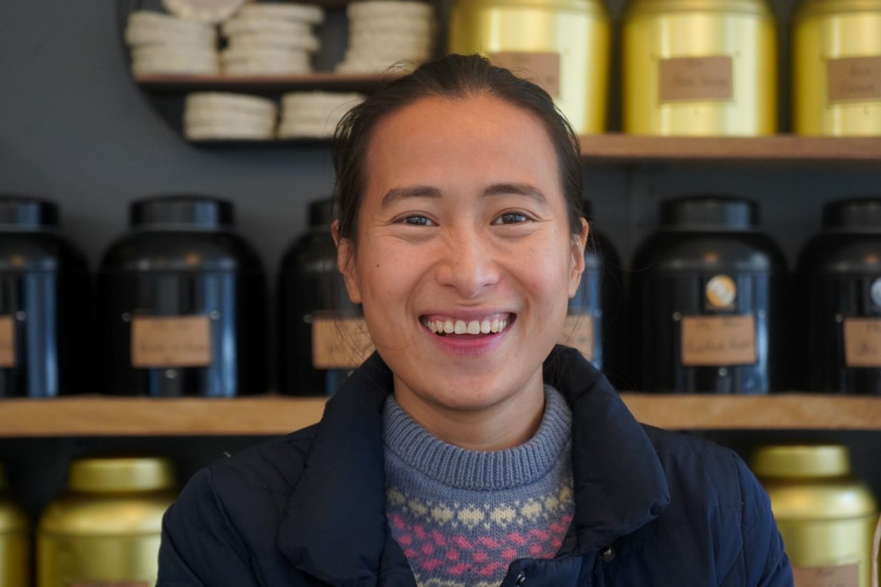 Vân Nguyen, fondatrice du salon de thés Tra Art, le 24 novembre 2021 à Paris. (Copyright : Marine Jeannin)